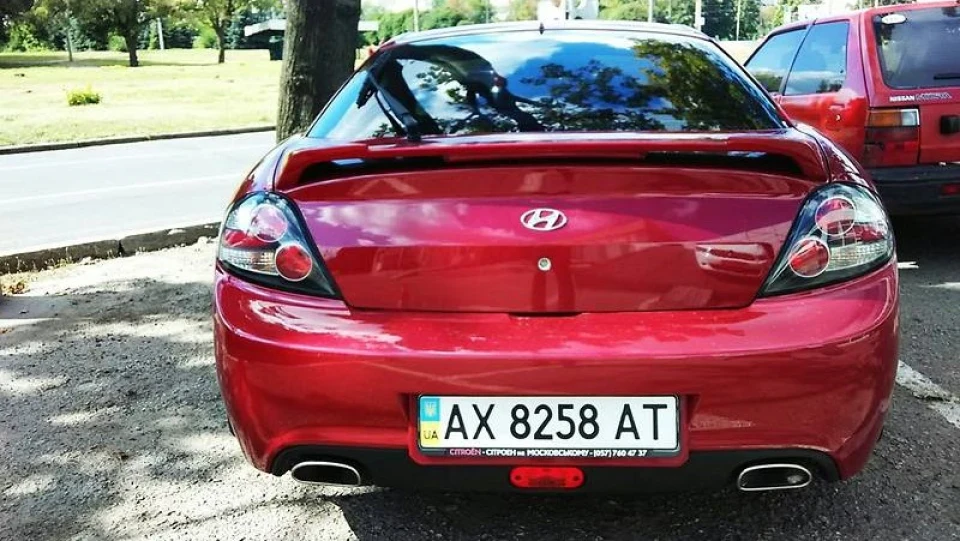 Hyundai Coupe 2
