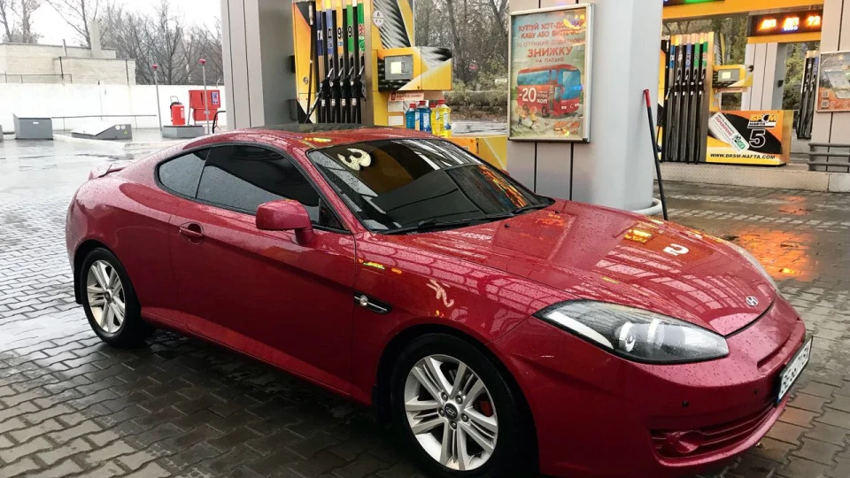 Hyundai Coupe Red lizard 2