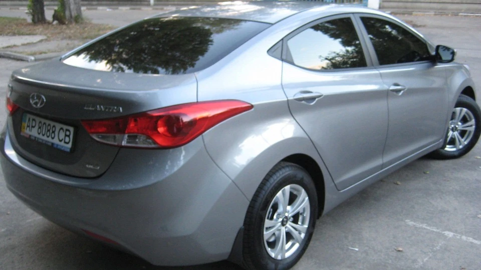 Hyundai Elantra 3