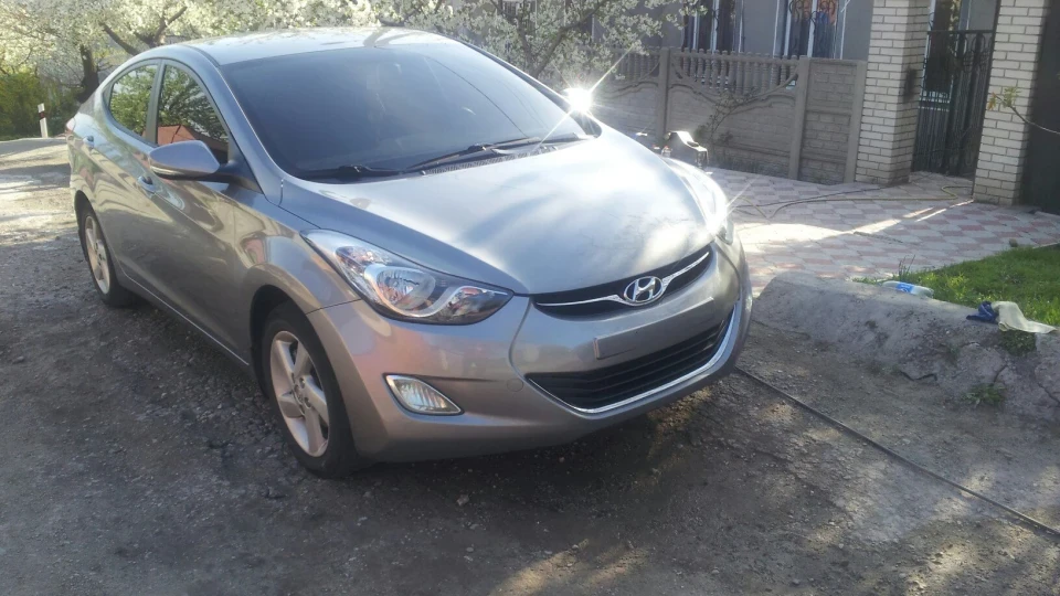 Hyundai Elantra 3