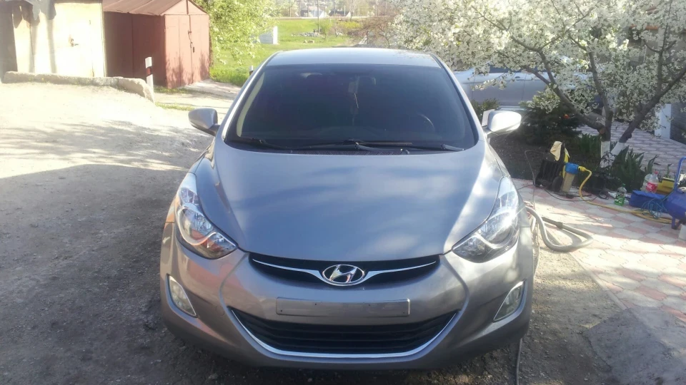 Hyundai Elantra 4