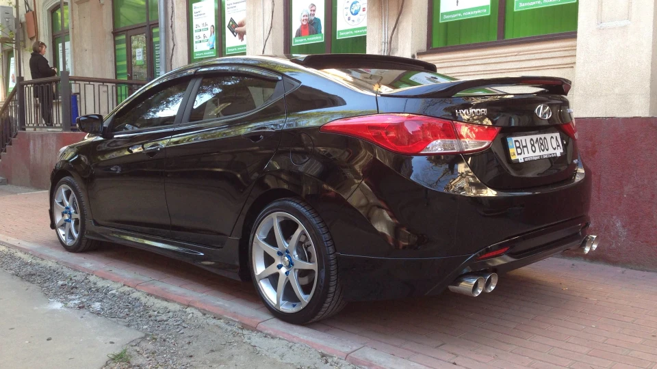 Hyundai Elantra 3