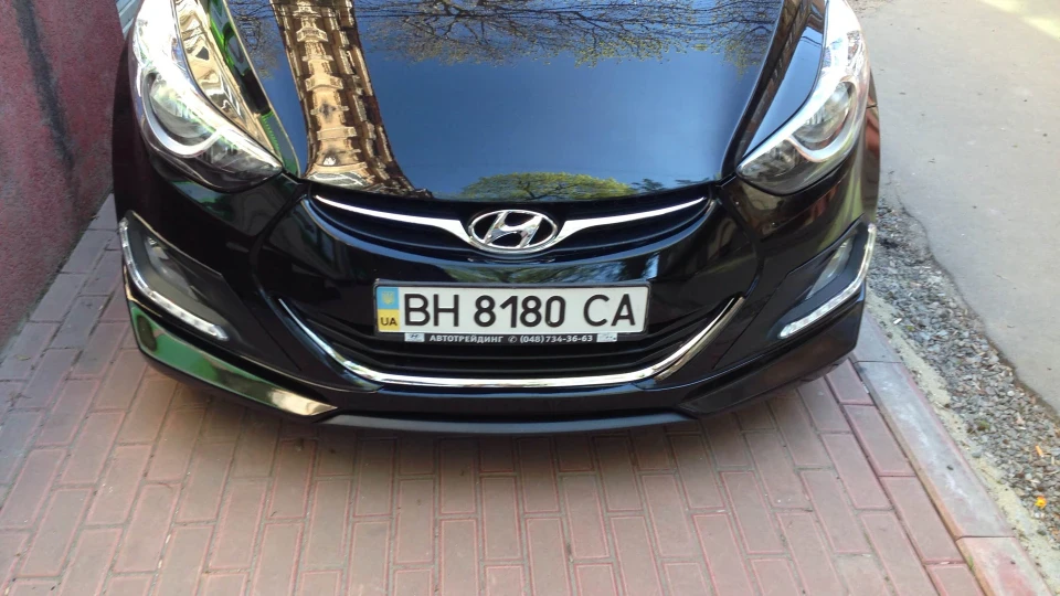 Hyundai Elantra 4
