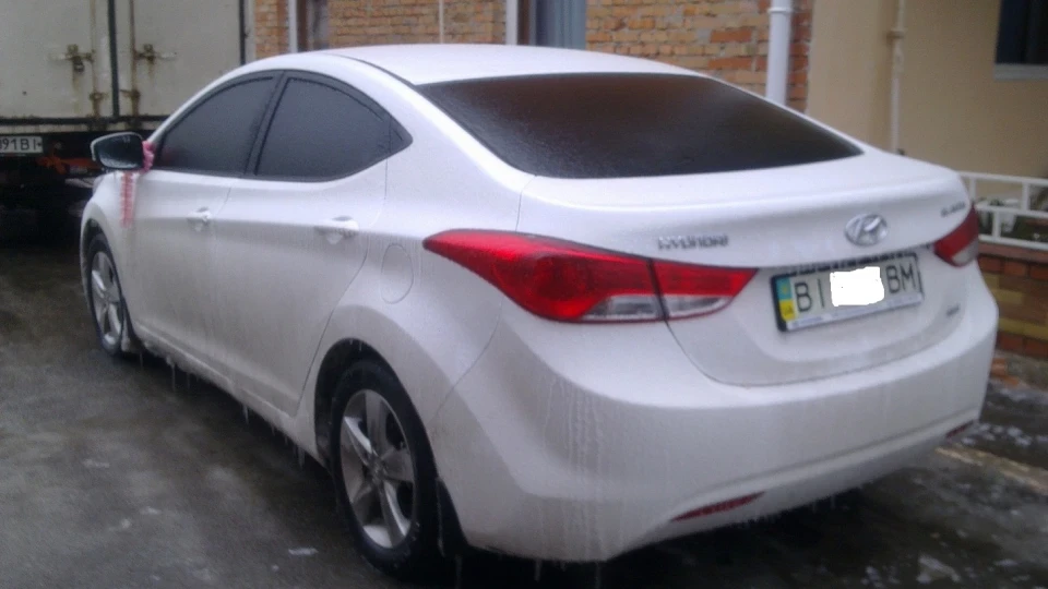 Hyundai Elantra 3
