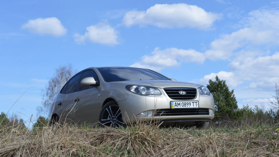 Hyundai Elantra 2