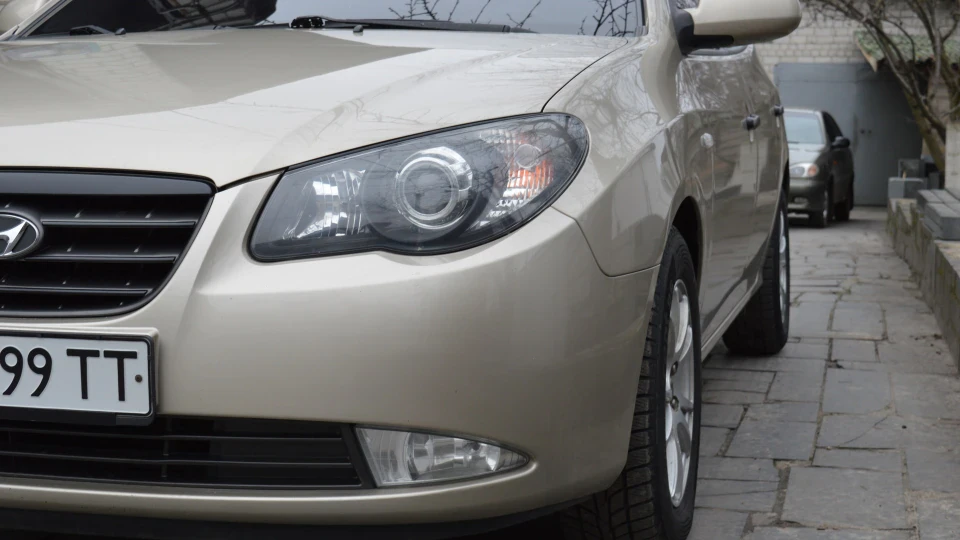 Hyundai Elantra 3