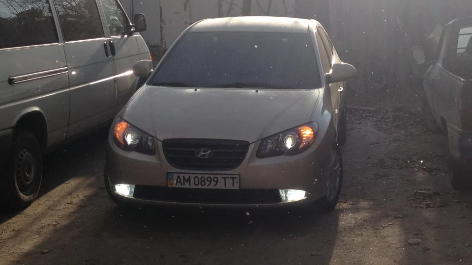 Hyundai Elantra 4
