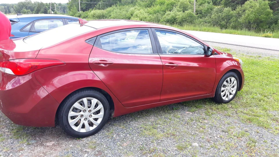 Hyundai Elantra 3