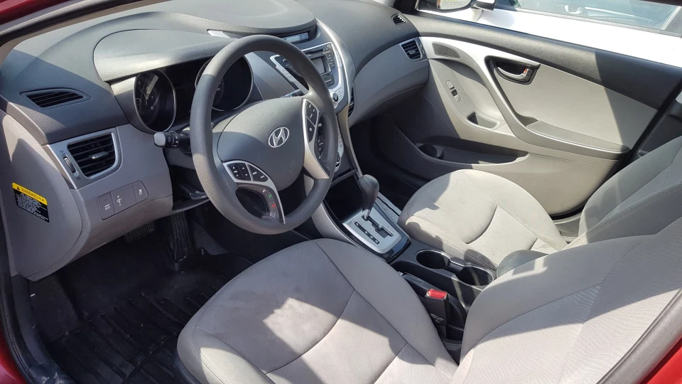 Hyundai Elantra 5