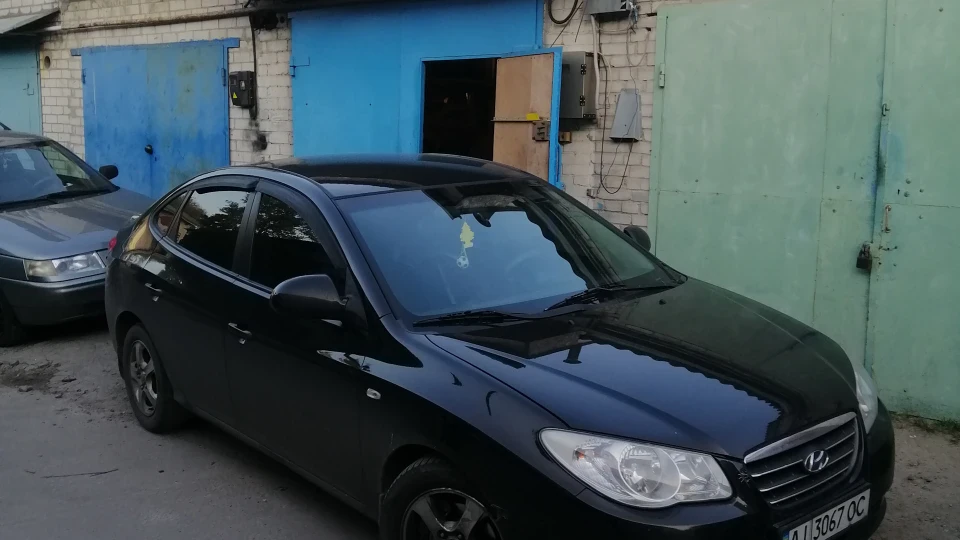 Hyundai Elantra 2