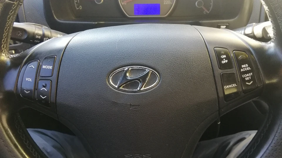 Hyundai Elantra 4