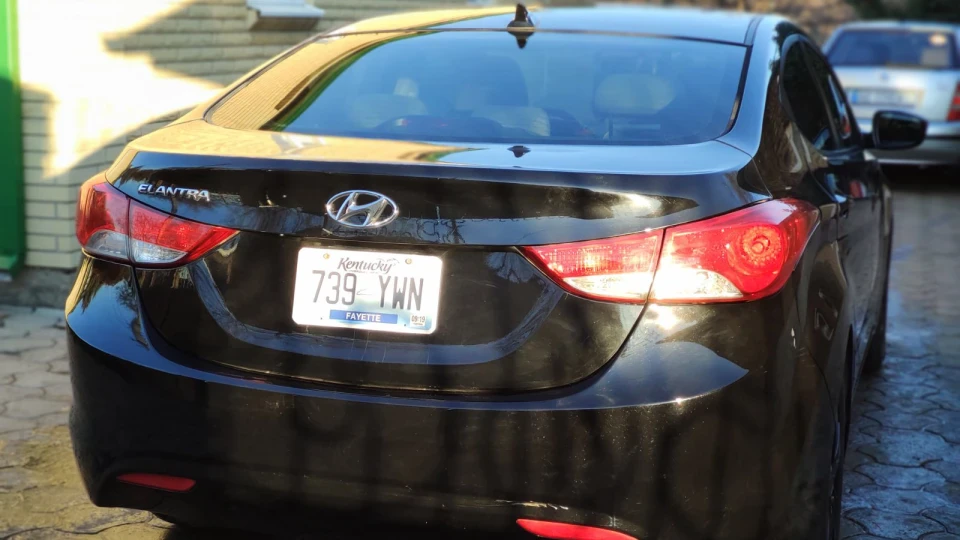 Hyundai Elantra 2