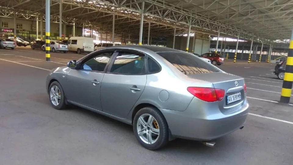 Hyundai Elantra 3