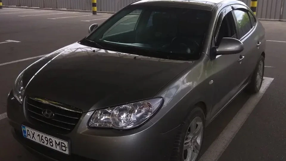 Hyundai Elantra 5
