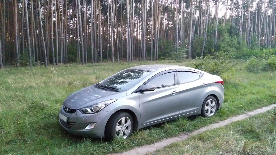 Hyundai Elantra 2