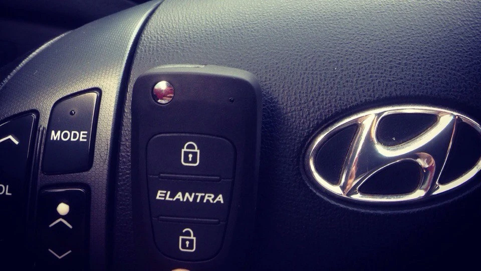 Hyundai Elantra 4