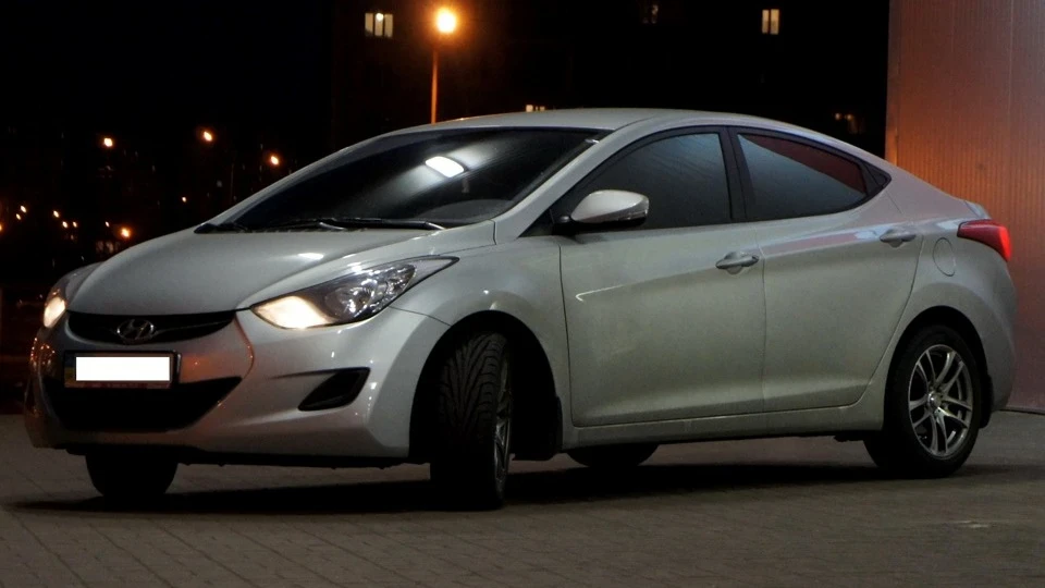 Hyundai Elantra 2