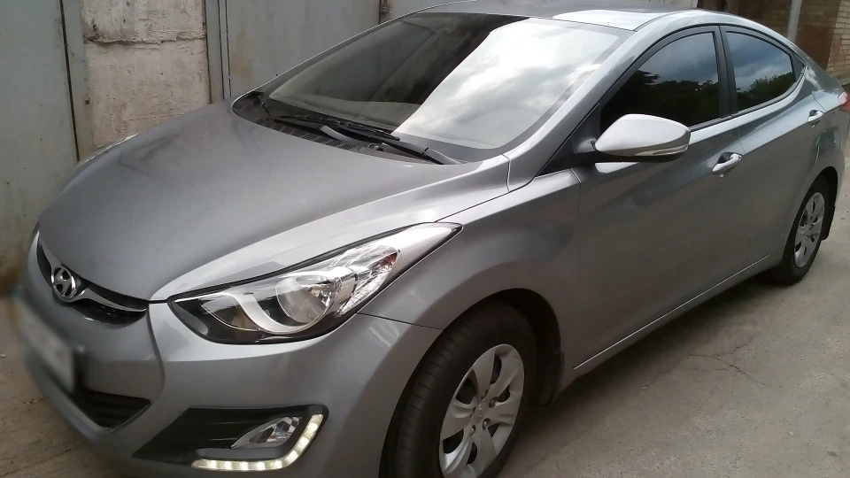 Hyundai Elantra 2