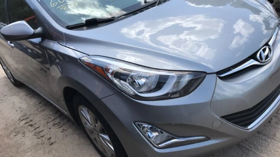 Hyundai Elantra 2