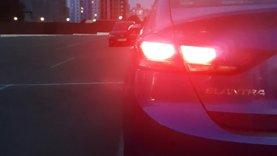 Hyundai Elantra 2