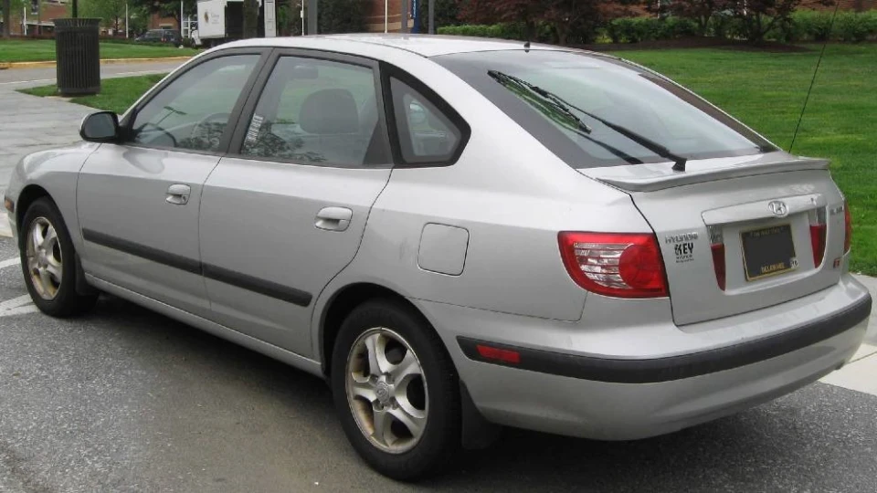 Hyundai Elantra 2