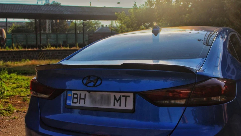 Hyundai Elantra 3