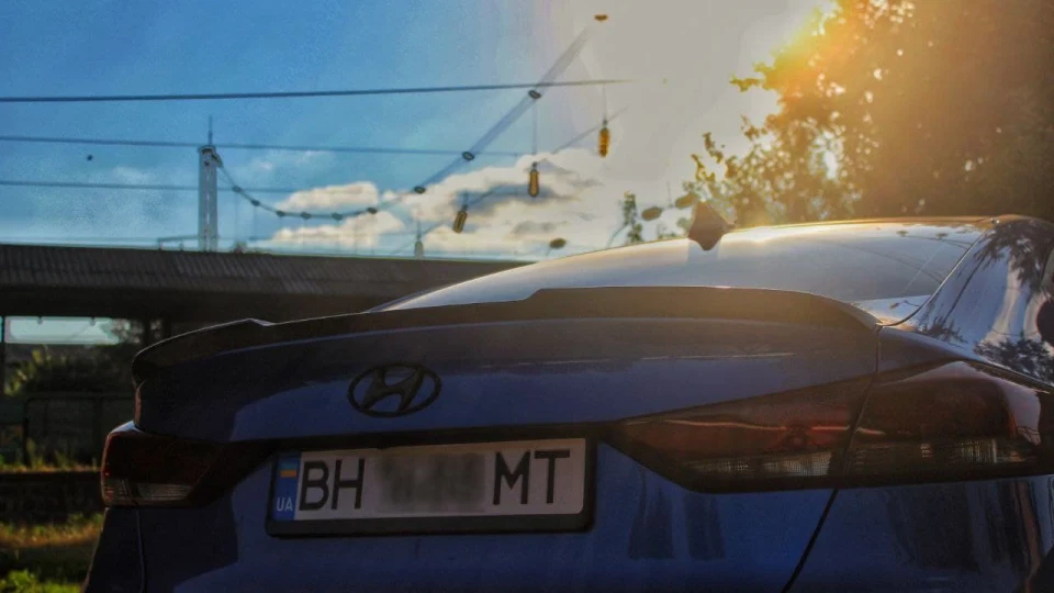 Hyundai Elantra 5