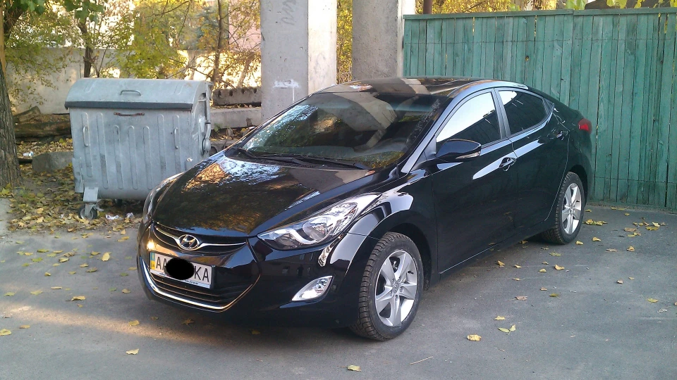 Hyundai Elantra 4
