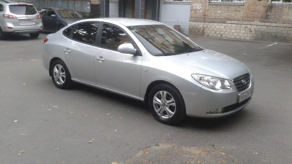 Hyundai Elantra 3