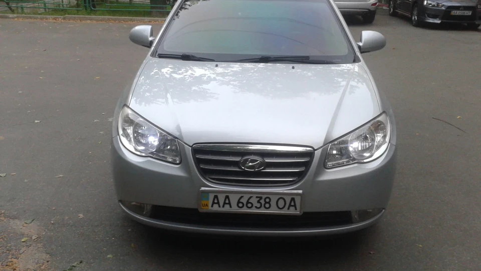 Hyundai Elantra 4