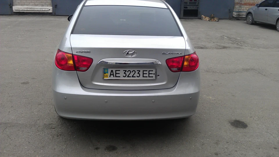 Hyundai Elantra 2