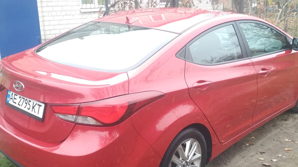 Hyundai Elantra 2