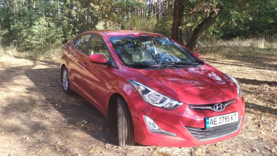 Hyundai Elantra 4