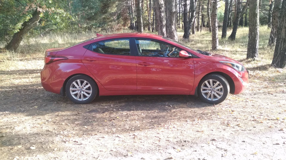 Hyundai Elantra 5