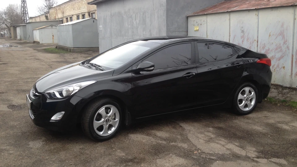 Hyundai Elantra 2