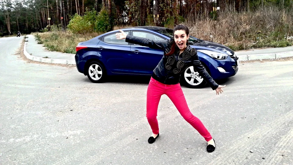 Hyundai Elantra 4