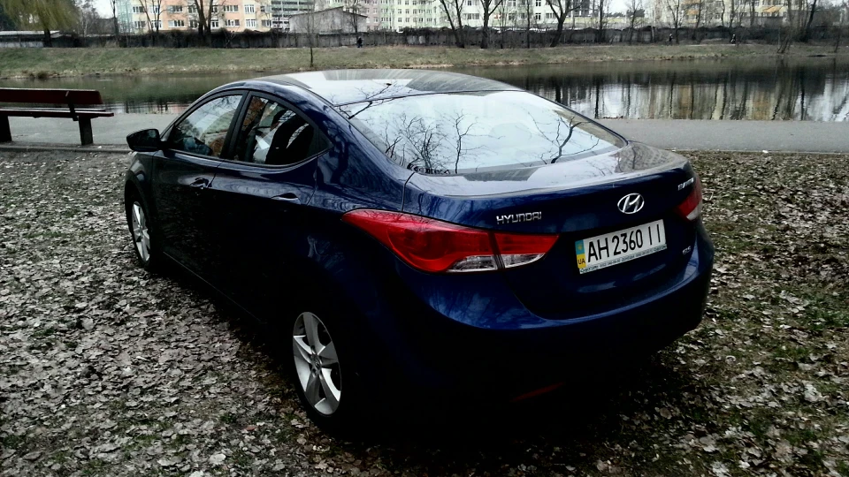 Hyundai Elantra 5