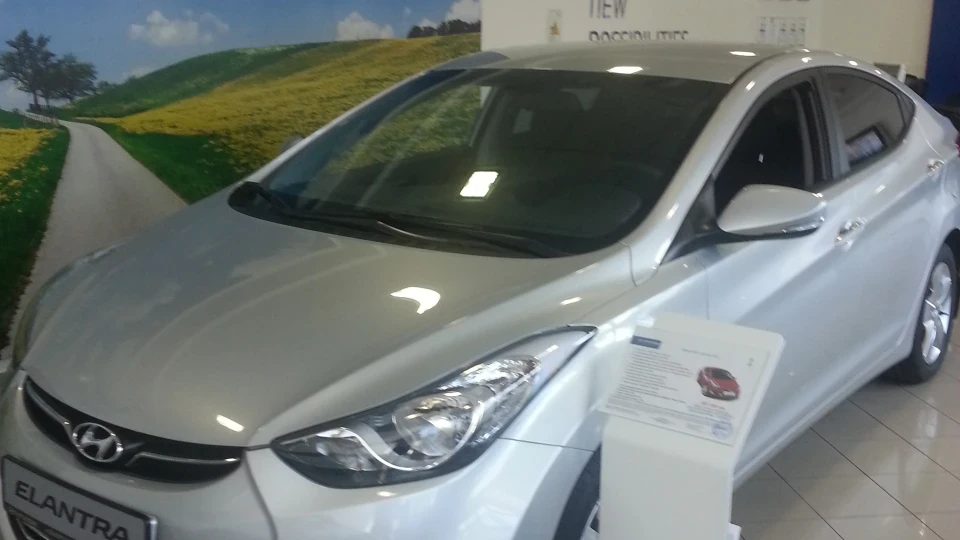 Hyundai Elantra 4