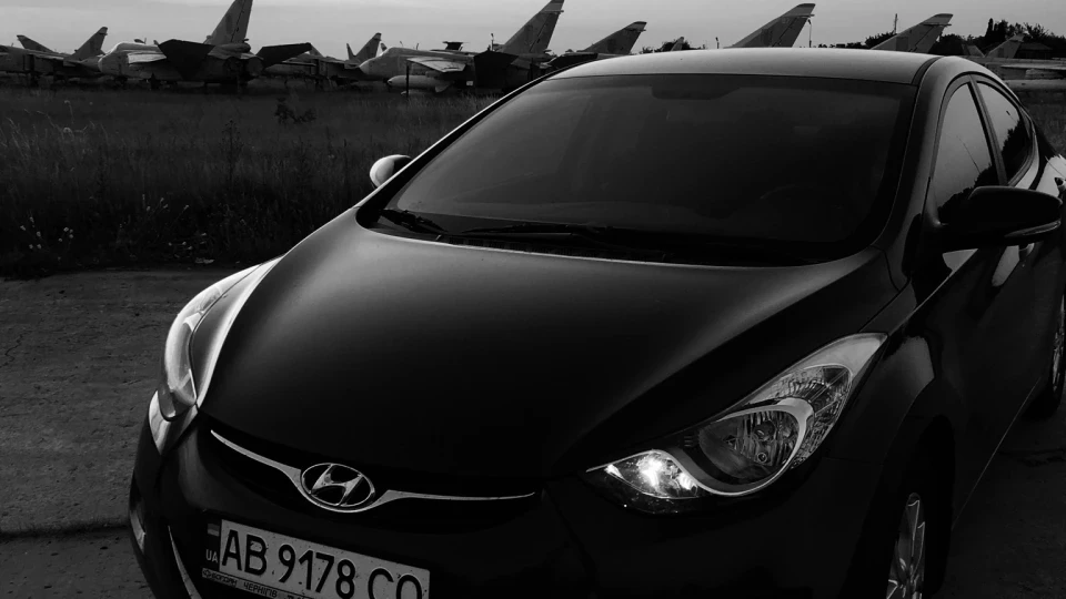 Hyundai Elantra 4