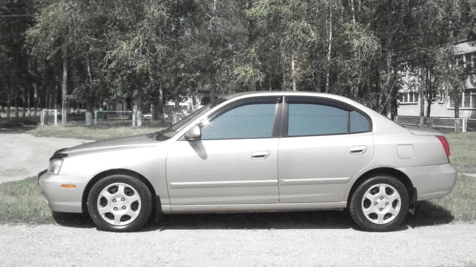 Hyundai Elantra 2