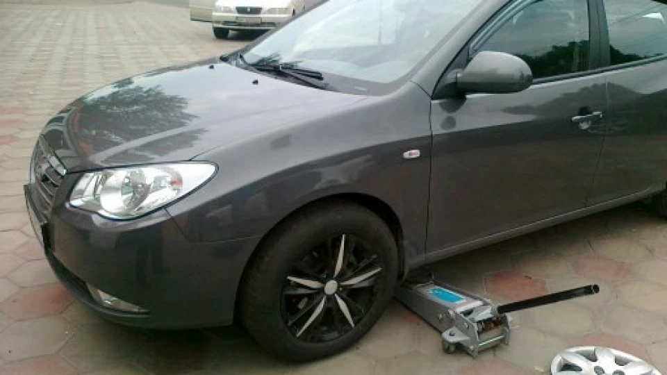 Hyundai Elantra 2