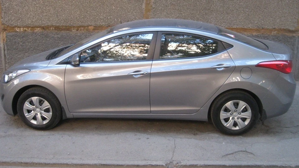 Hyundai Elantra 2
