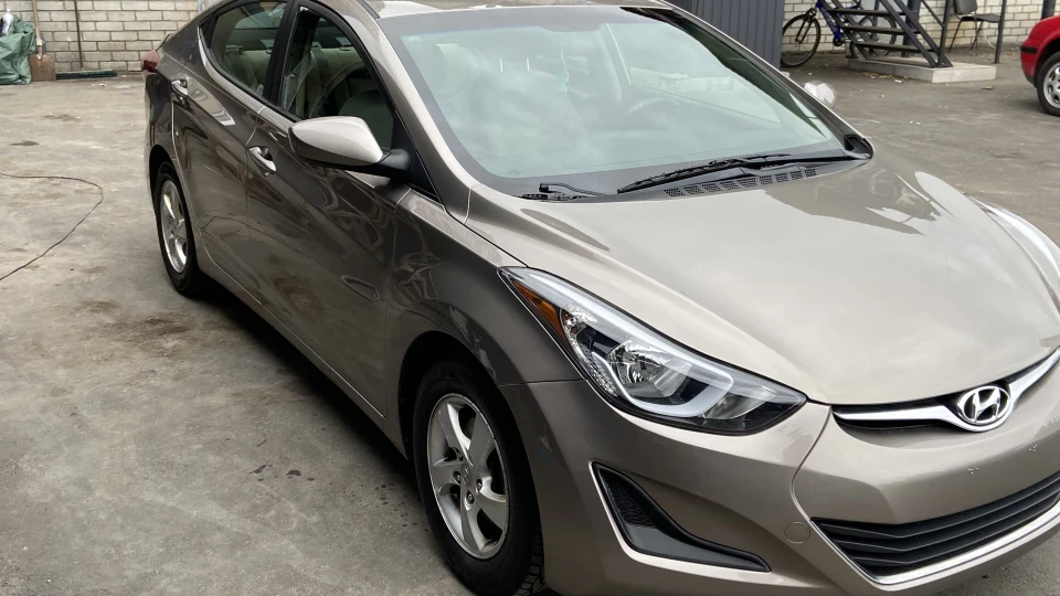 Hyundai Elantra 3