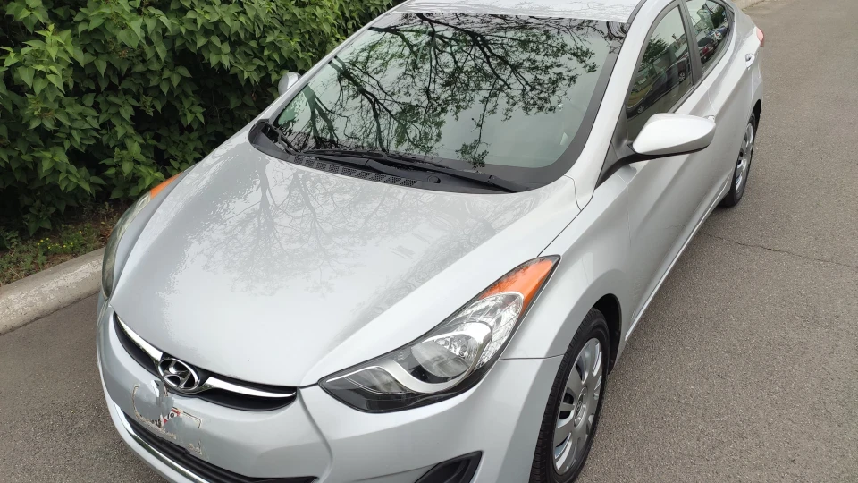 Hyundai Elantra 2
