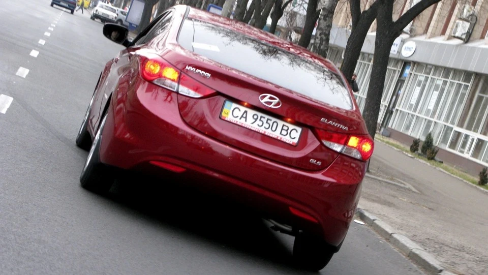 Hyundai Elantra 5