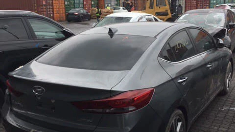 Hyundai Elantra 2