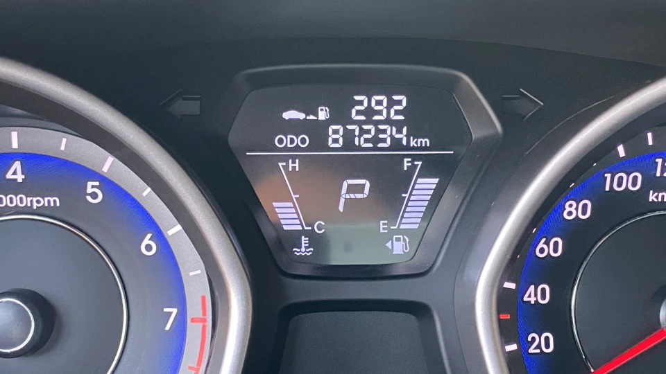 Hyundai Elantra 3