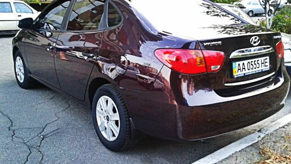 Hyundai Elantra 2