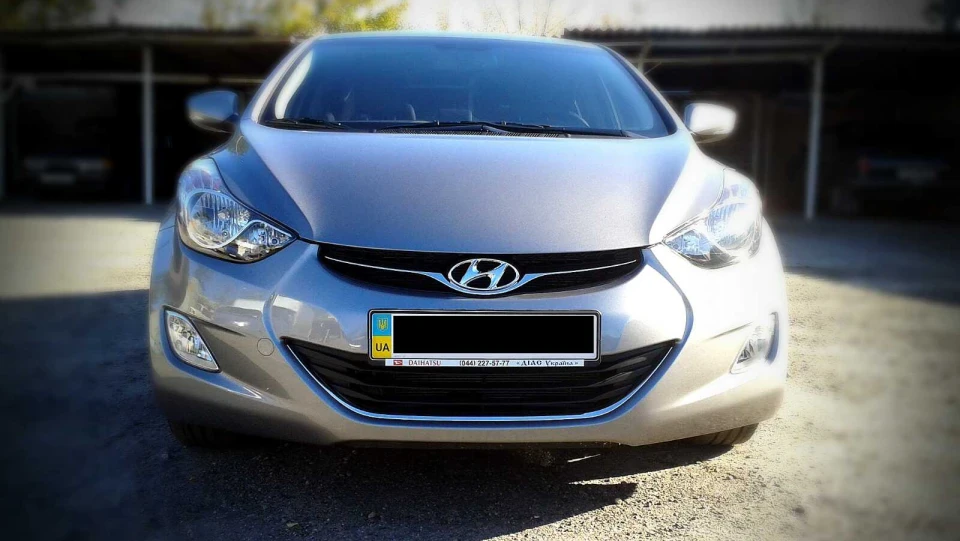 Hyundai Elantra 1.6 AT Hyper silver 3