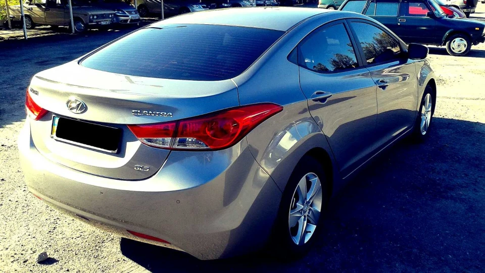 Hyundai Elantra 1.6 AT Hyper silver 5